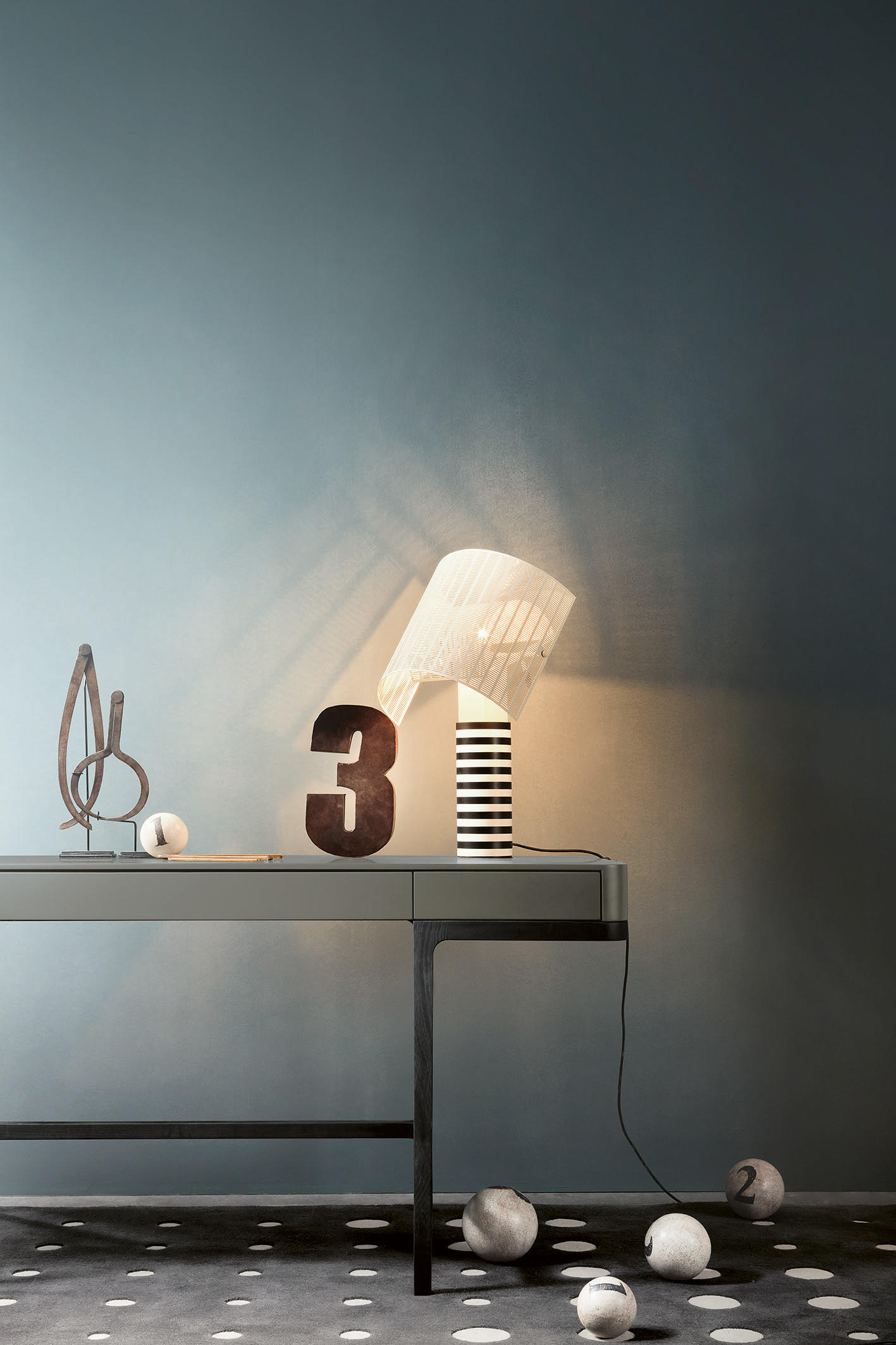 Стол письменный VICTOR от Lema