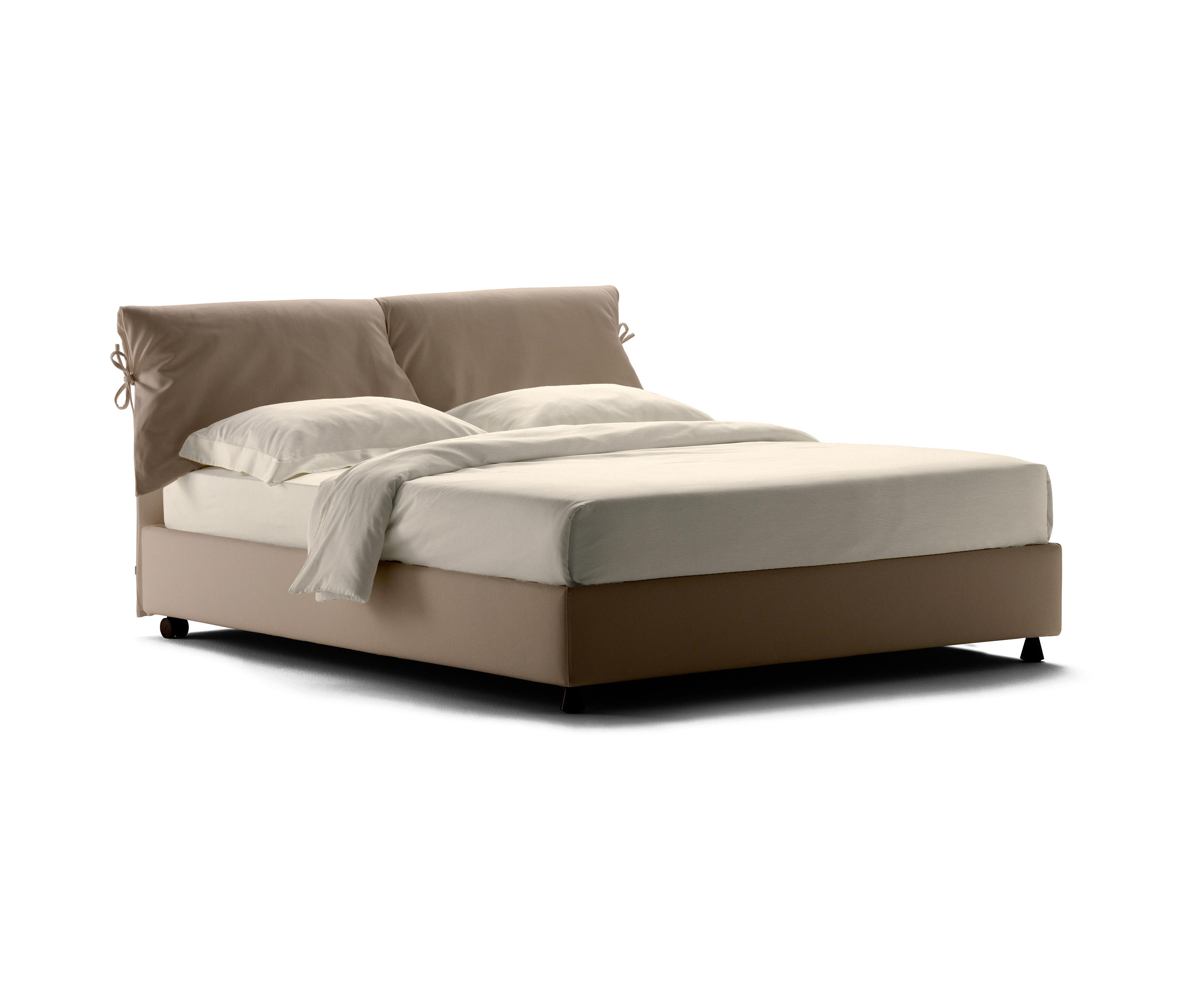 Кровать NATHALIE от Flou