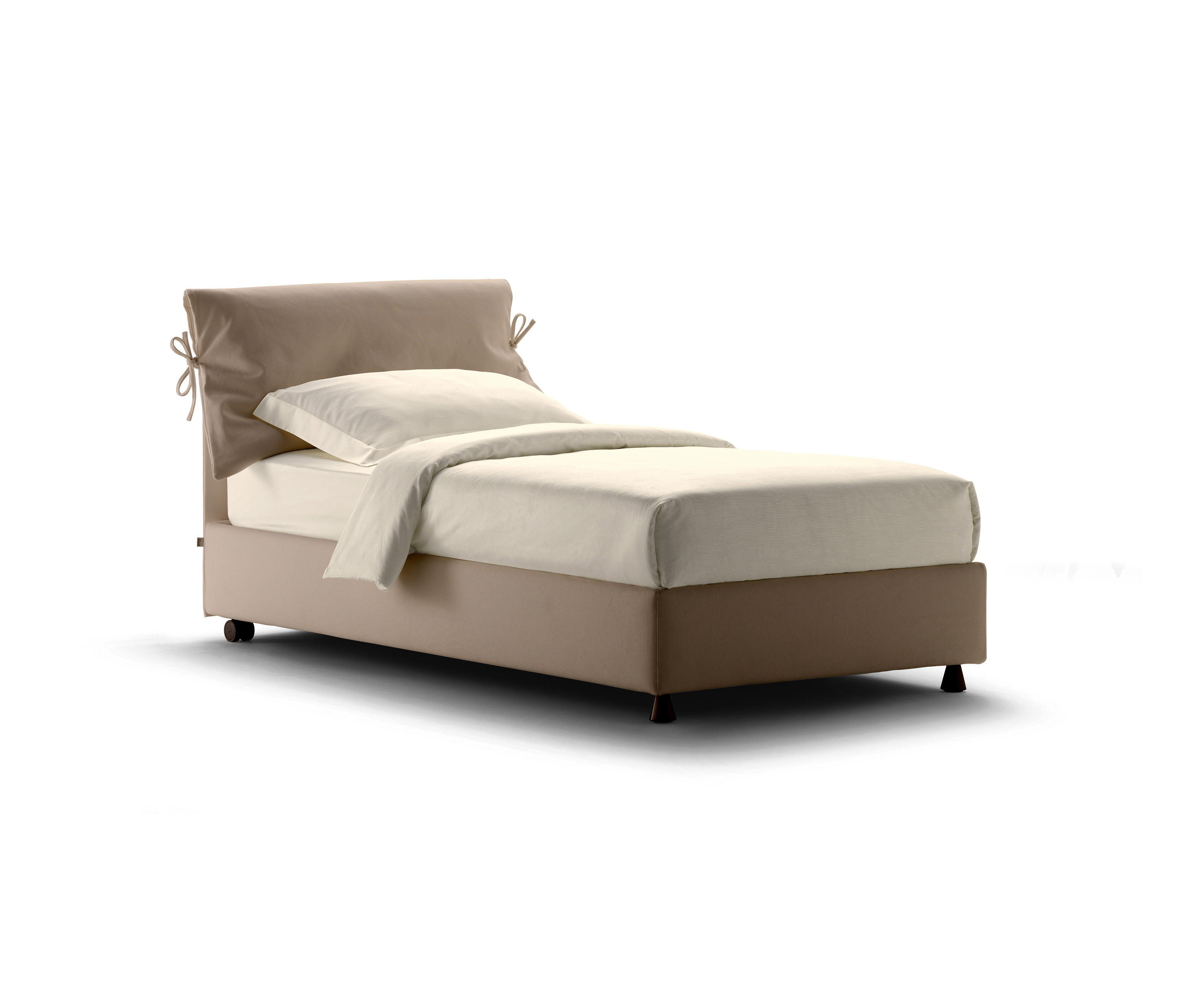 Кровать NATHALIE от Flou