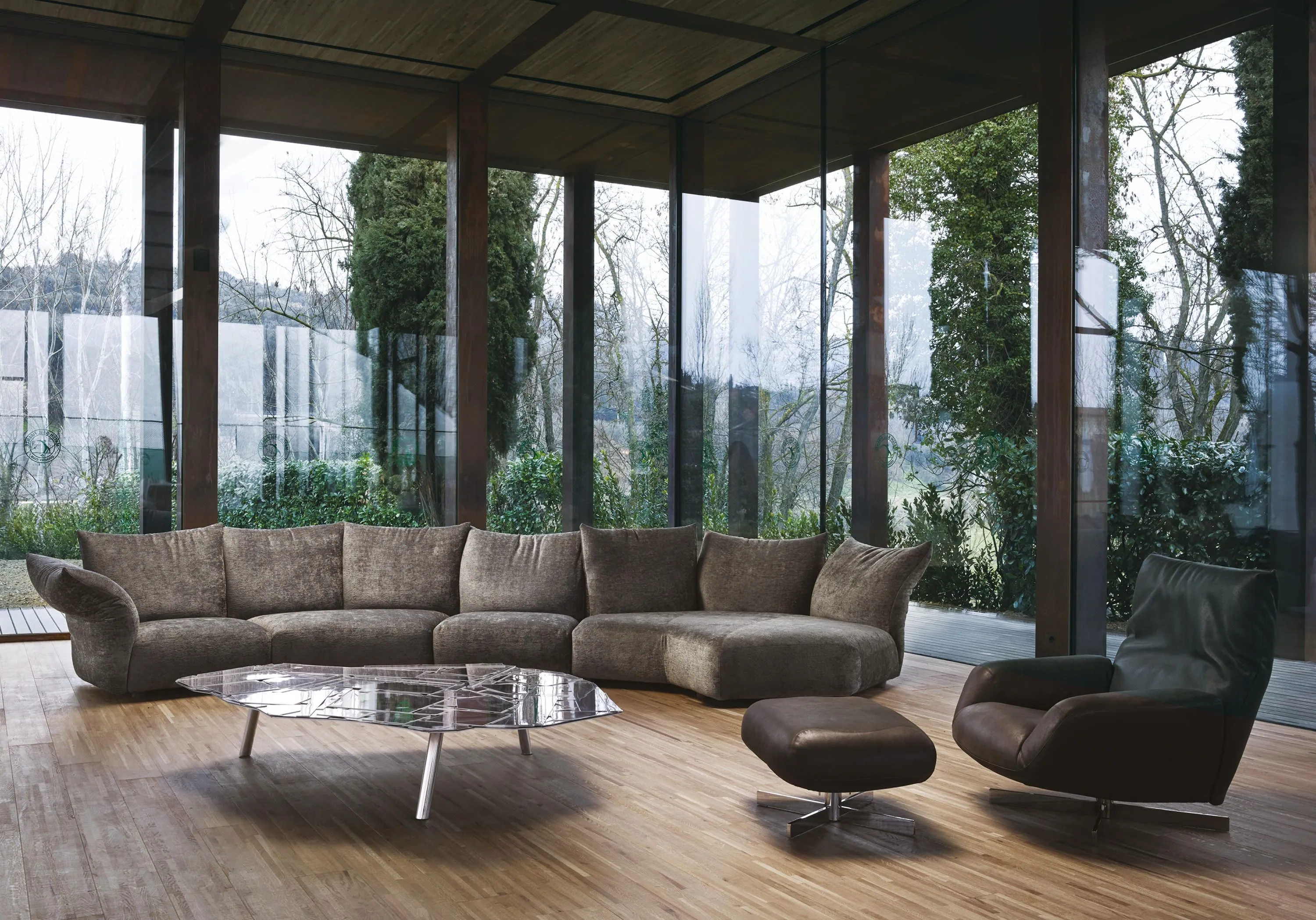 Диван STANDARD от Edra с умными подушками