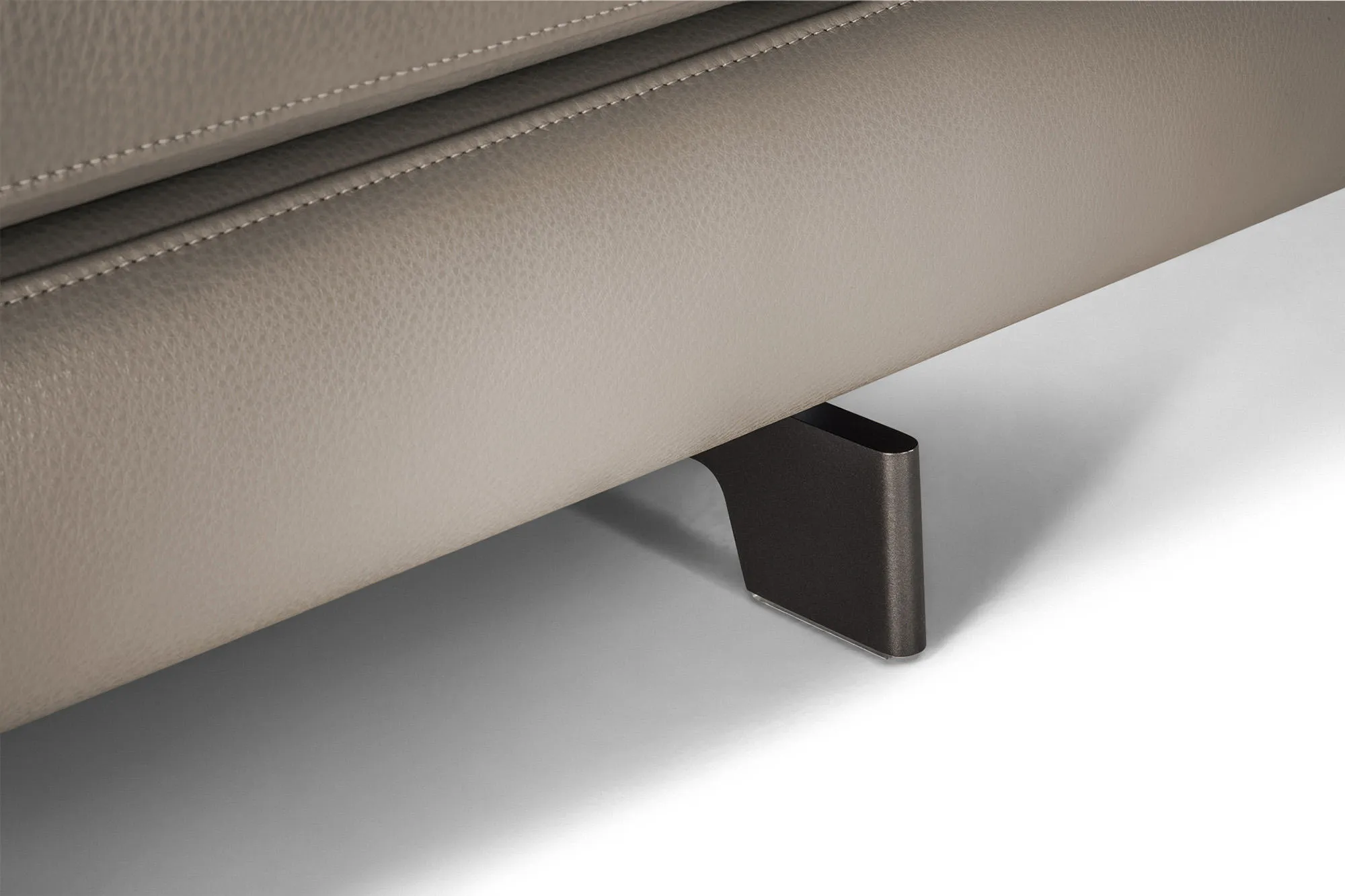 Угловой диван COME TOGETHER от Poltrona Frau